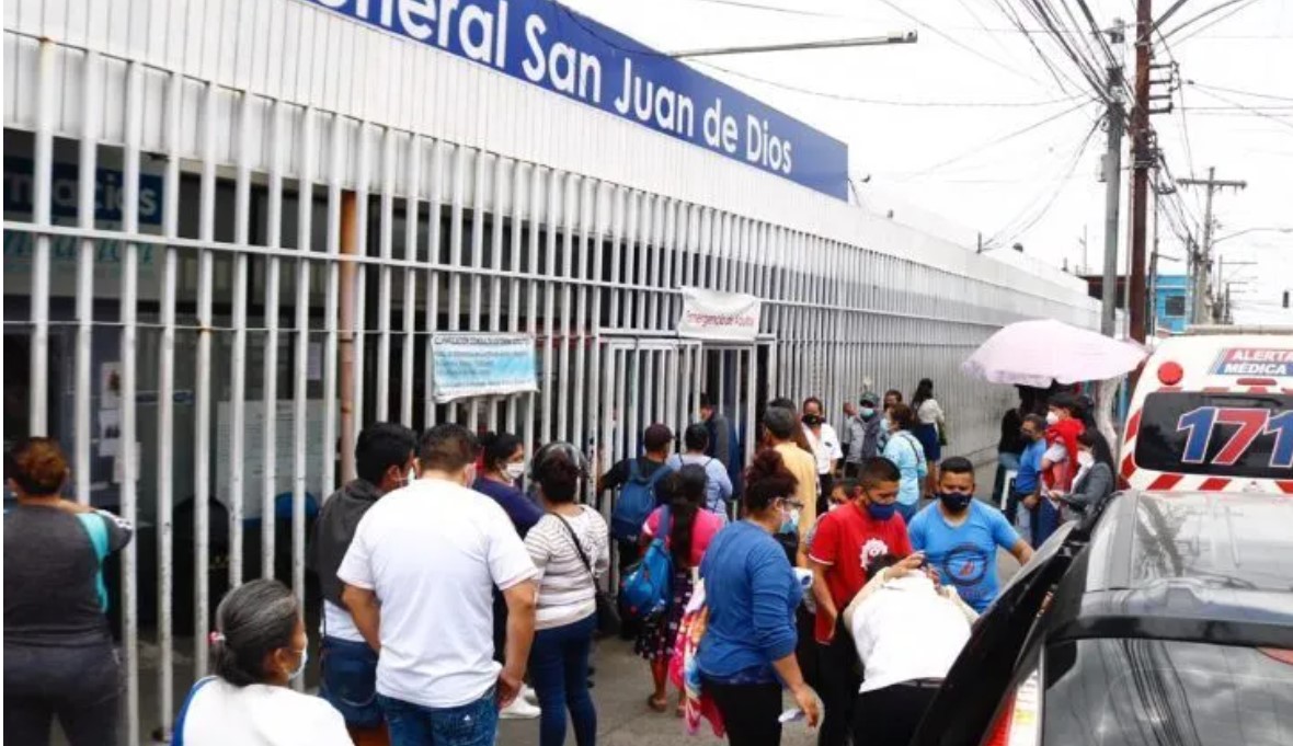 En el Hospital General San Juan de Dios hubo una explosión de un esterilizador. (Foto: Hemeroteca PL)
