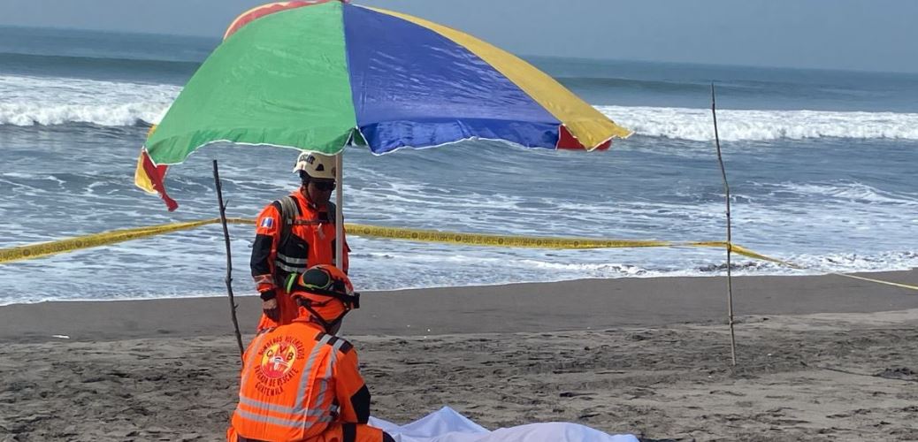Localizan sin vida a joven que fue arrastrado por ola en playa de Sipacate