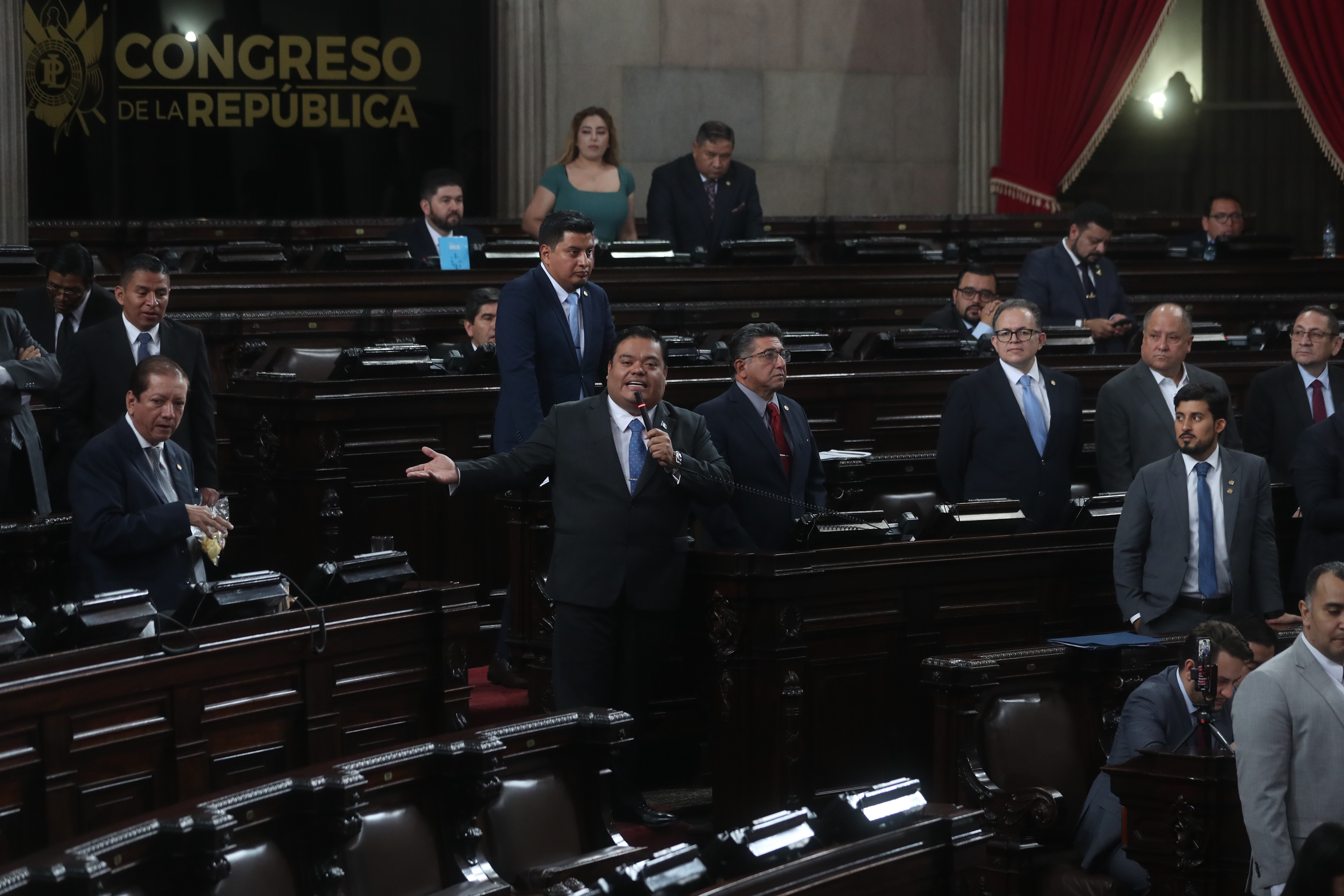 Denuncian complot contra la ampliación presupuestaria