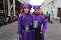El cortejo procesional infantil del templo de San Francisco,  recorre las calles y avenidas de la zona 1 de la cuidad capital. Niños de diferentes edades acompñadados de sus padres acompañan el cortejo procesional


Foto: Oscar Vásquez Mijangos
02/03/2024