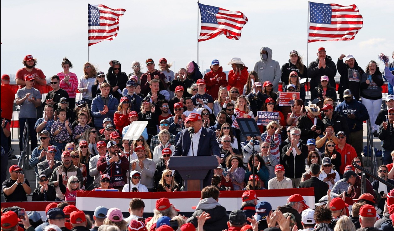 Donald Trump, durante un discurso en Vandalia, Ohio. (Foto Prensa Libre: AFP)