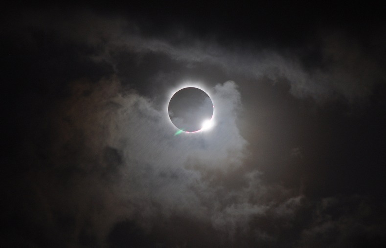 Un eclipse total solar es un fenómeno astronómico inusual que no ocurre con mucha frecuencia. (Foto Prensa Libre: NASA)

(Foto Prensa Libre: NASA) 