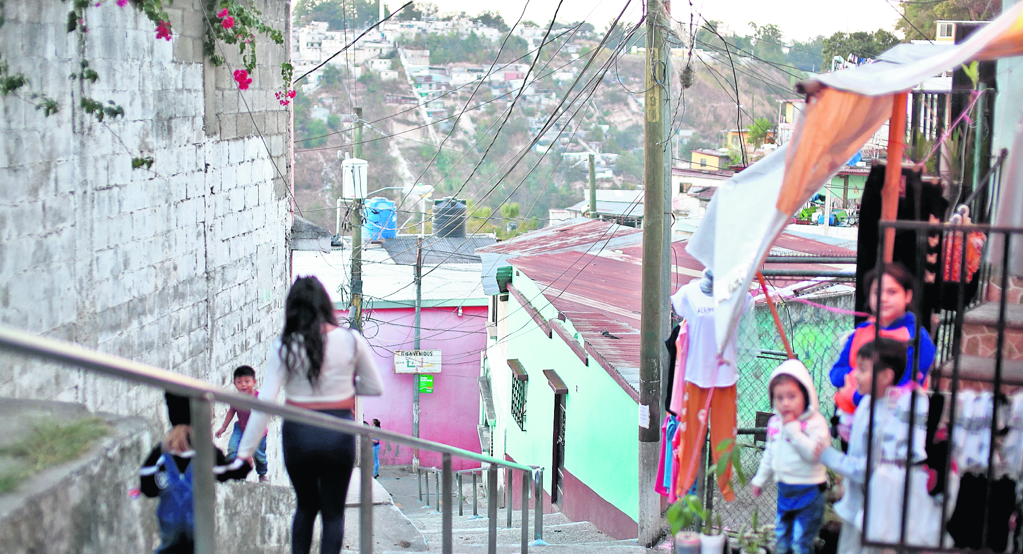 Vecinos de la Colonia San José Buena Vista, Barrio El Gallito, en la zona 3 de la ciudad, reportan retumbos en los alrededores, recree que podrían provenir del relleno sanitario .

foto Carlos Hernández
19/01/2022