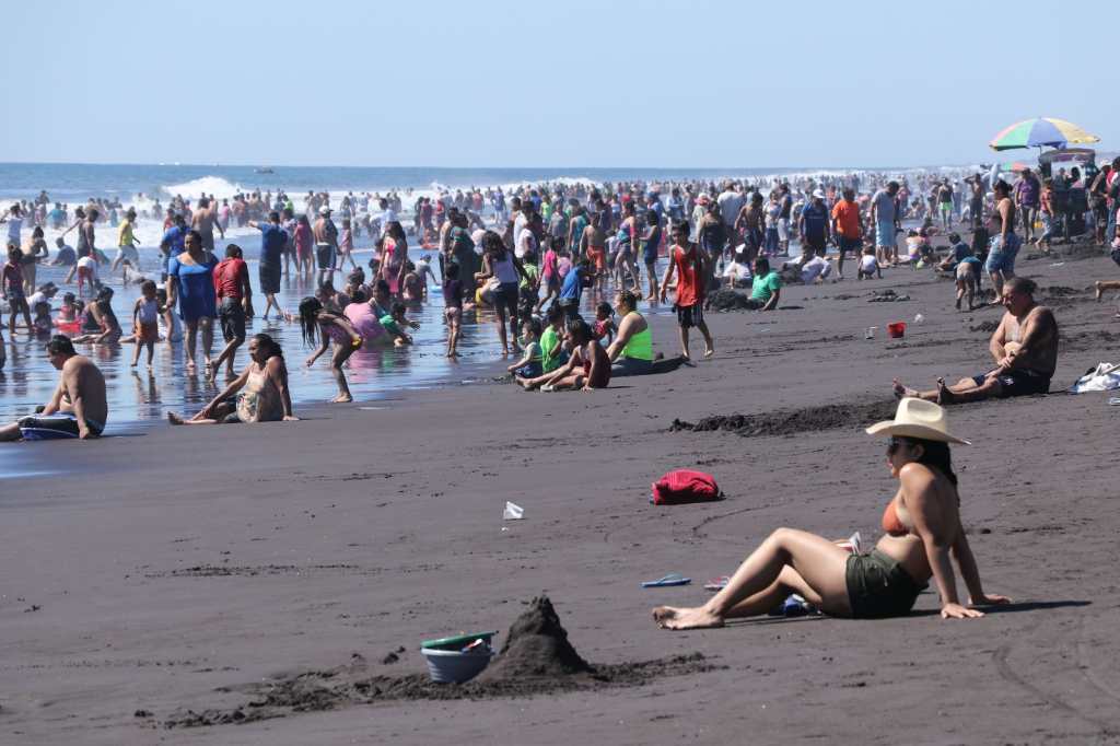 playa puerto san jose guatemala semana santa 2024 (2)