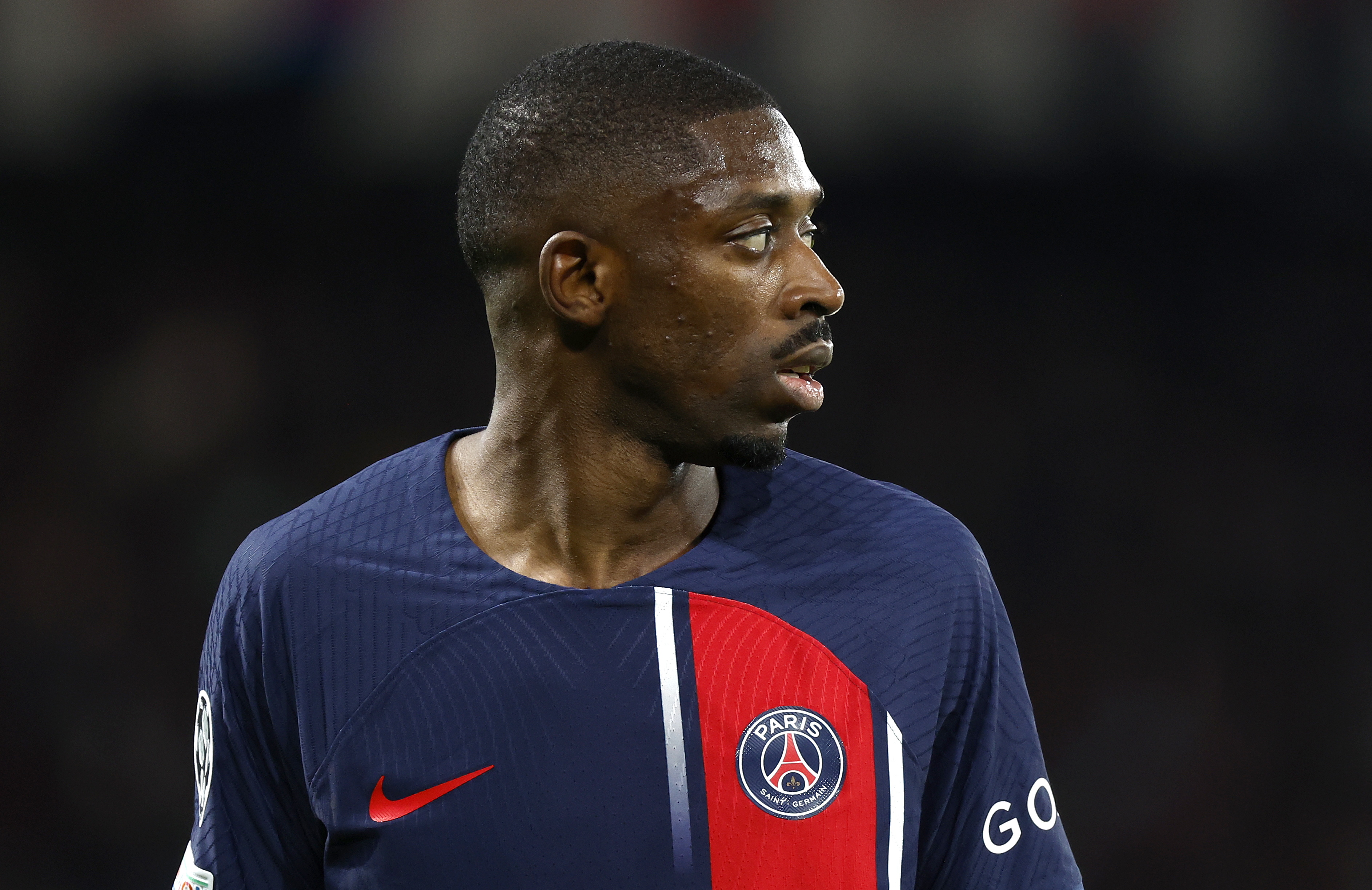 El hostil recibimiento a Dembélé en la previa del Barsa vs PSG de Champions League
