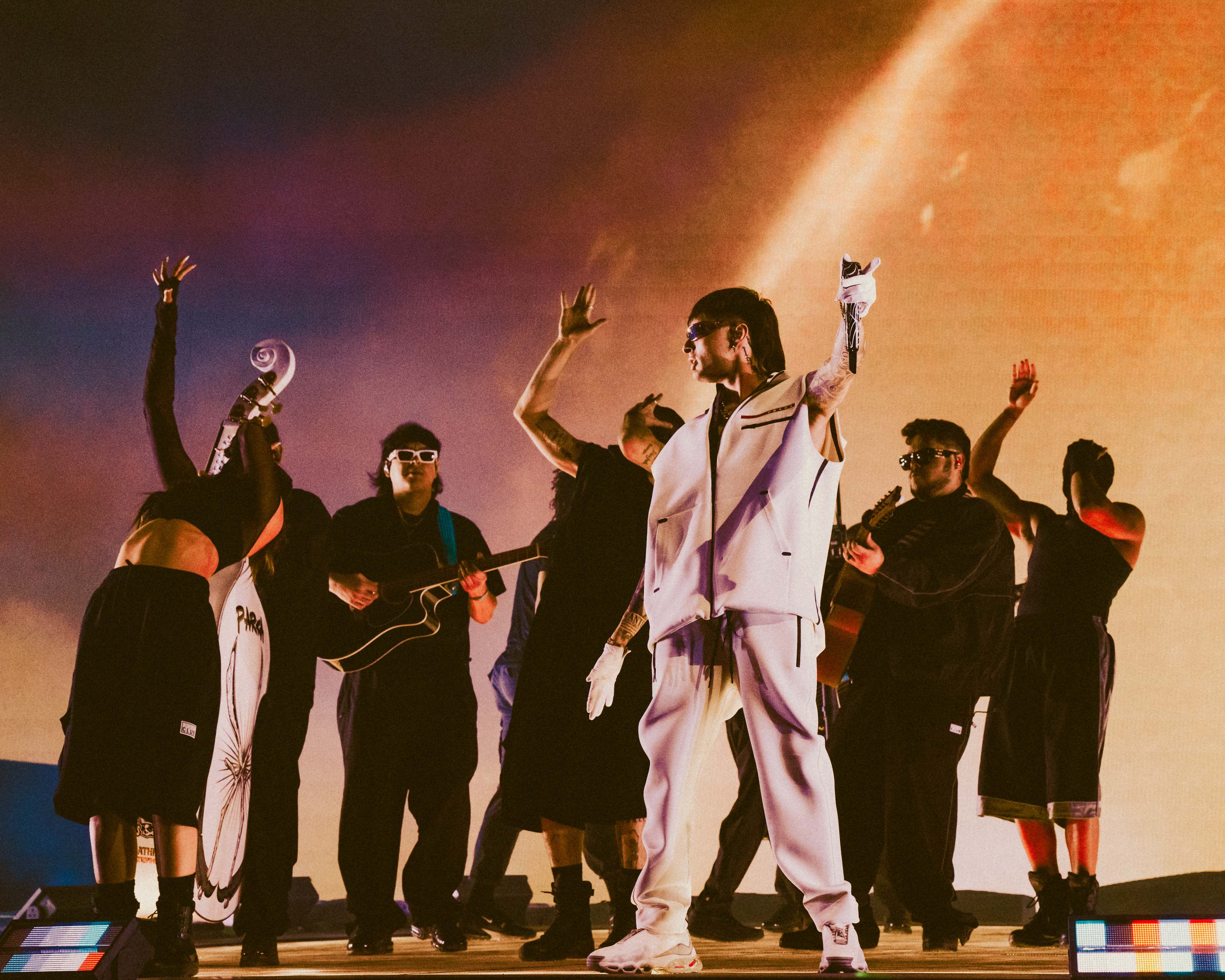 ¡Arriba los corridos!: Peso Pluma rinde tributo a la música mexicana en Coachella