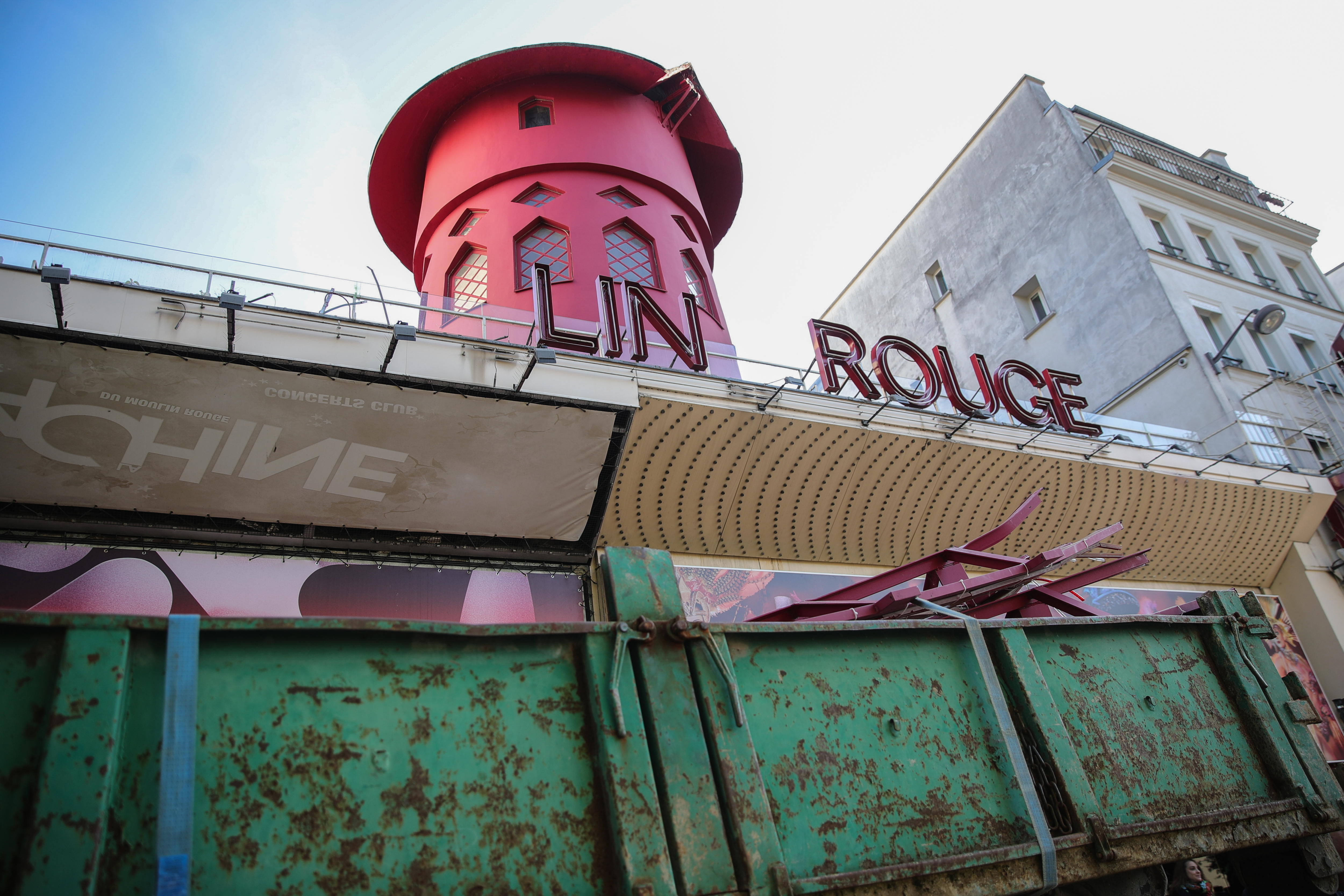 Moulin Rouge perdió sus aspas durante un incidente