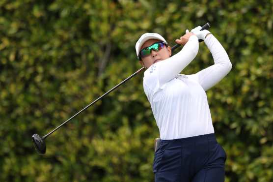 LOS ANGELES, CALIFORNIA - APRIL 26: Jiwon Jeon of South Korea plays her shot from the second tee during the second round of the JM Eagle LA Championship presented by Plastpro at Wilshire Country Club on April 26, 2024 in Los Angeles, California.   Meg Oliphant/Getty Images/AFP (Photo by Meg Oliphant / GETTY IMAGES NORTH AMERICA / Getty Images via AFP)