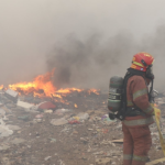 Los gases tóxicos que emanan del incendio AMSA son dañinos para la salud