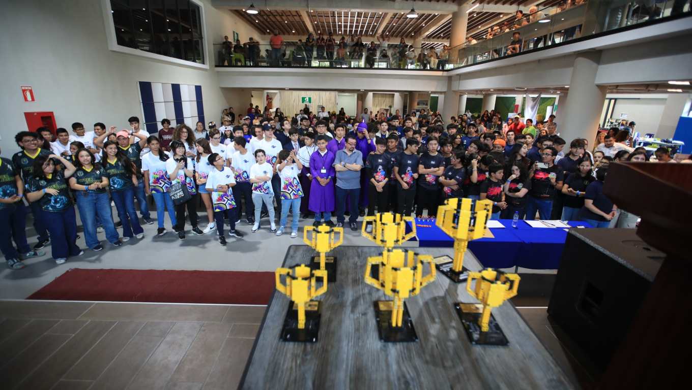 20 colegios privados y un instituto público fueron los participantes de la First Lego League Challenge en Guatemala. (Fotografía Prensa Libre: Carlos Hernández Ovalle).