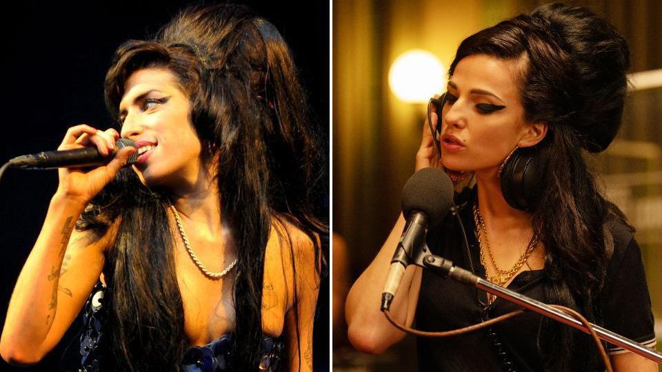 La verdadera Amy Winehouse actuando en 2008 (izquierda) y la actriz Marisa Abela interpretando a la cantante en la película.

PA MEDIA/STUDIO CANAL
