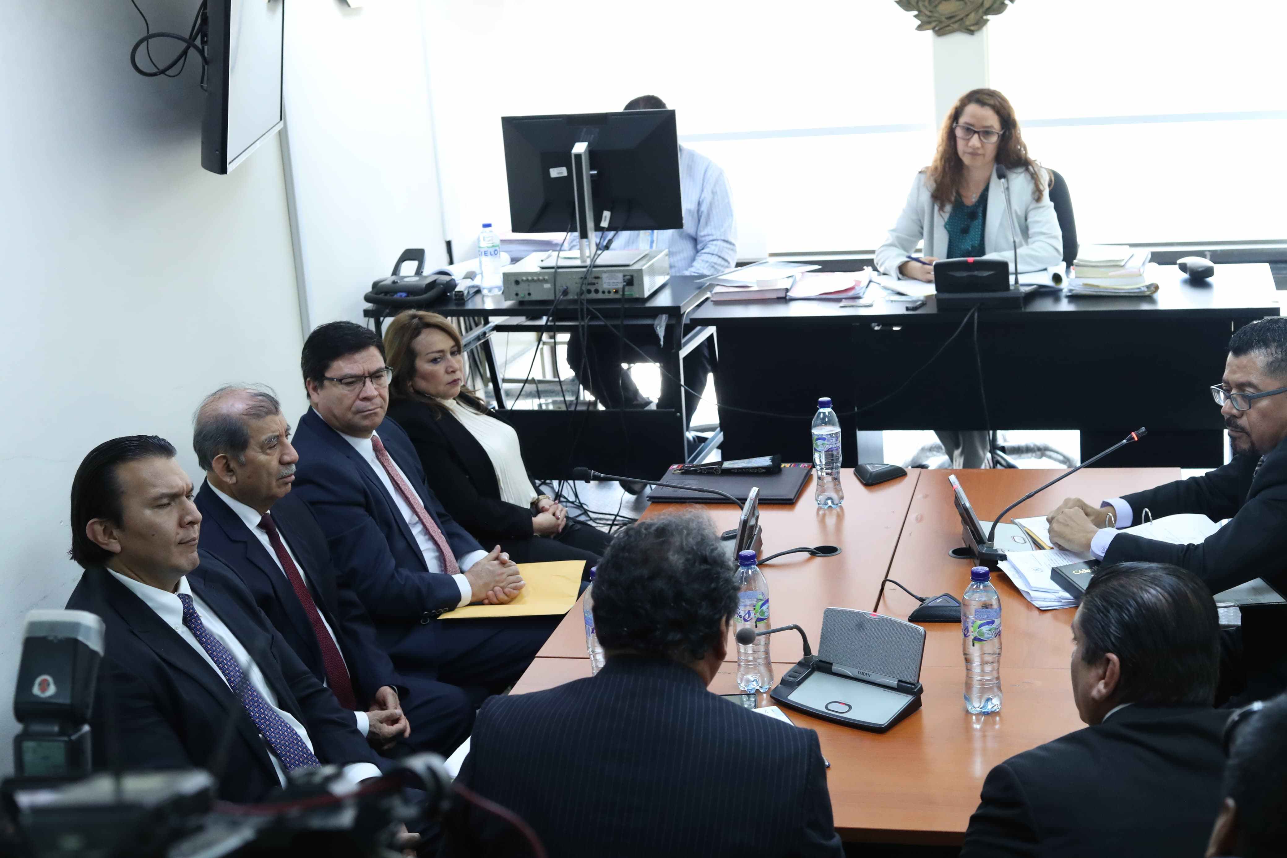 Magistrados del TSE pagan fianza de Q700 mil por medio de una póliza