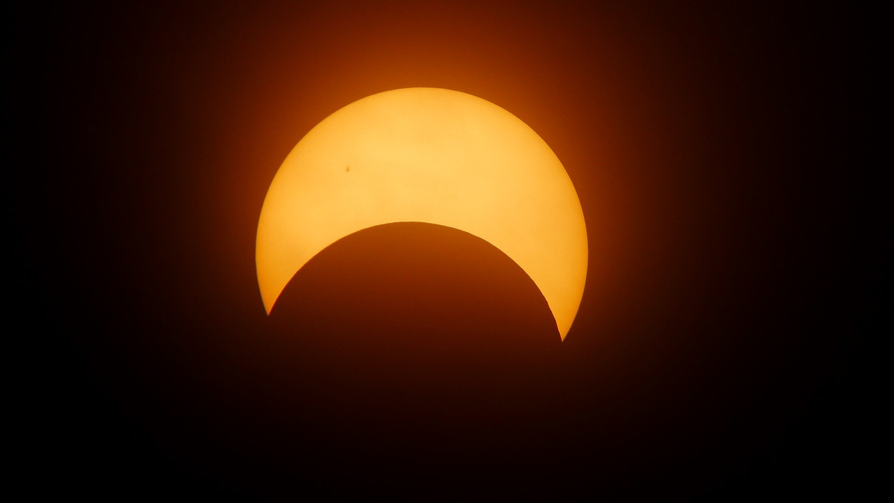 ¿Dónde y cómo ver el eclipse solar desde Guatemala? (presencial y en línea)