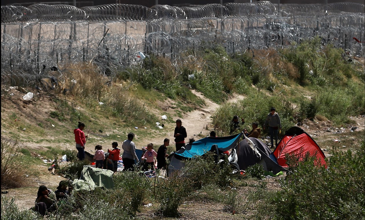 La ola de migrantes podría compensar la falta de mano de obra en Estados Unidos. (Foto Prensa Libre: EFE)