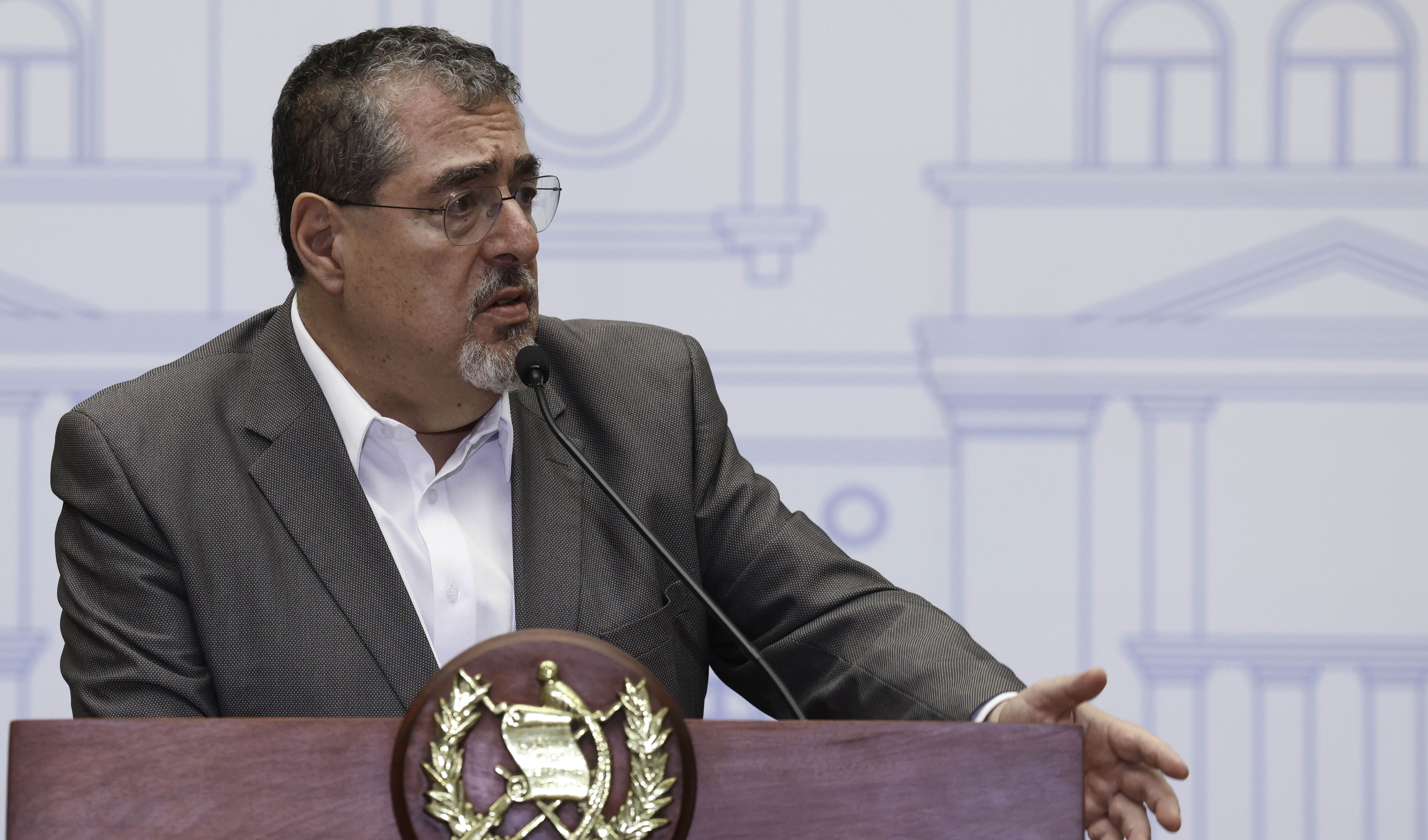 Ejecutivo pide Q14 mil 451 millones más para el actual presupuesto