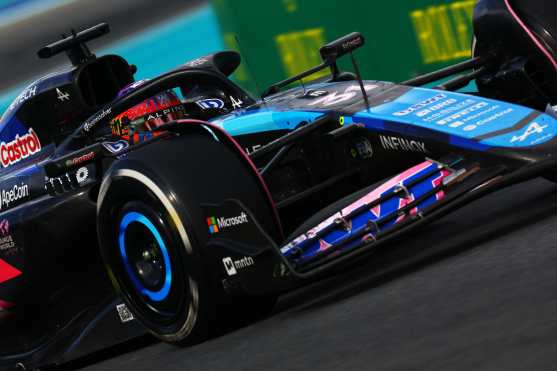 MIAMI, FLORIDA - MAY 05: Esteban Ocon of France driving the (31) Alpine F1 A524 Renault on track during the F1 Grand Prix of Miami at Miami International Autodrome on May 05, 2024 in Miami, Florida.   Mark Thompson/Getty Images/AFP (Photo by Mark Thompson / GETTY IMAGES NORTH AMERICA / Getty Images via AFP)