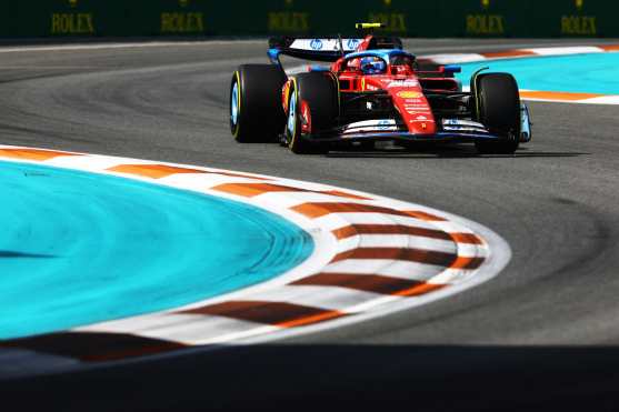 MIAMI, FLORIDA - MAY 05: Carlos Sainz of Spain driving (55) the Ferrari SF-24 on track during the F1 Grand Prix of Miami at Miami International Autodrome on May 05, 2024 in Miami, Florida.   Mark Thompson/Getty Images/AFP (Photo by Mark Thompson / GETTY IMAGES NORTH AMERICA / Getty Images via AFP)