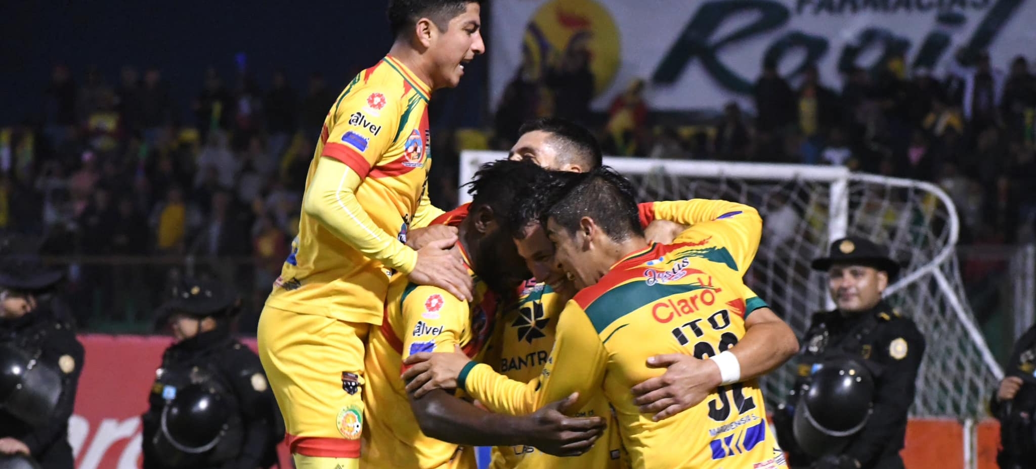 Marquense se impone en penales a Suchitepéquez y regresa a la máxima categoría nacional
