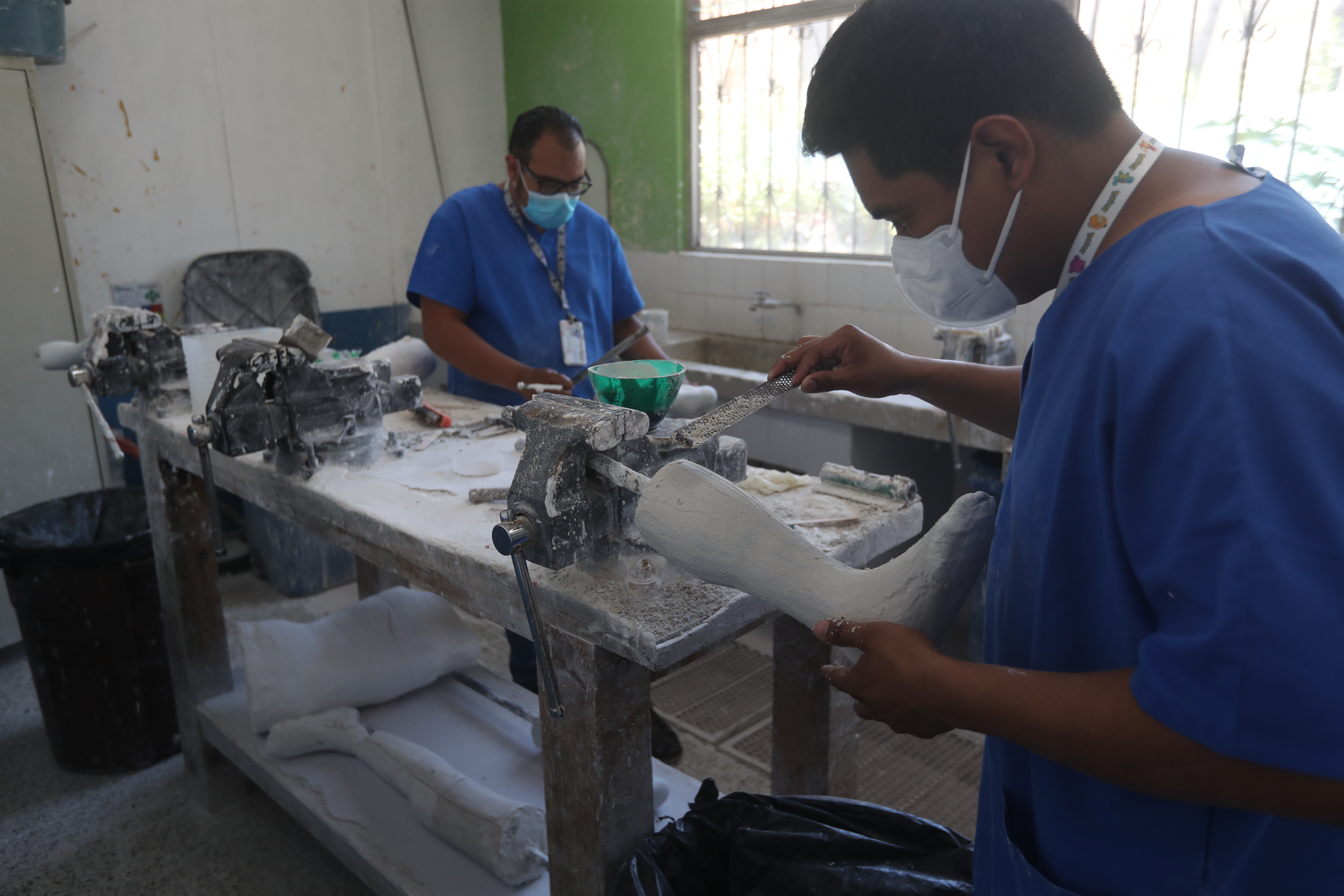 Luego de una evaluación, las prótesis deben hacerse a medida y con materiales específicos, según lo requiera cada paciente. (Fotografía Prensa Libre: Érick Ávila).