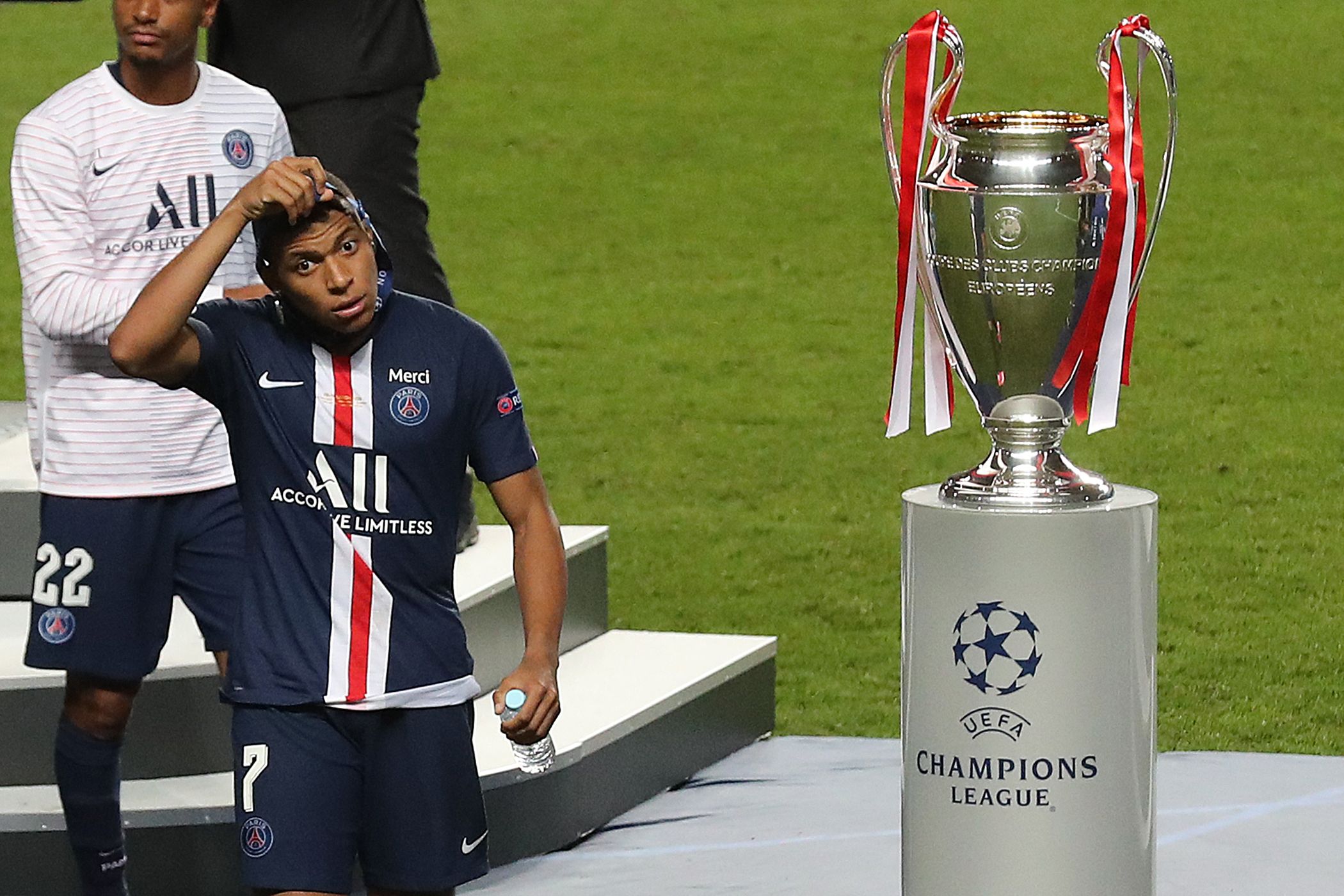 Mbappé se va del París Saint Germain FC después de 7 años.