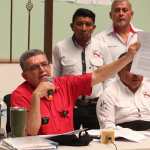 Joviel Acevedo, dirigente magisterial, justifica confidencialidad de negociaciones con Mineduc. (Foto Prensa Libre: María René Barrientos Gaytán)