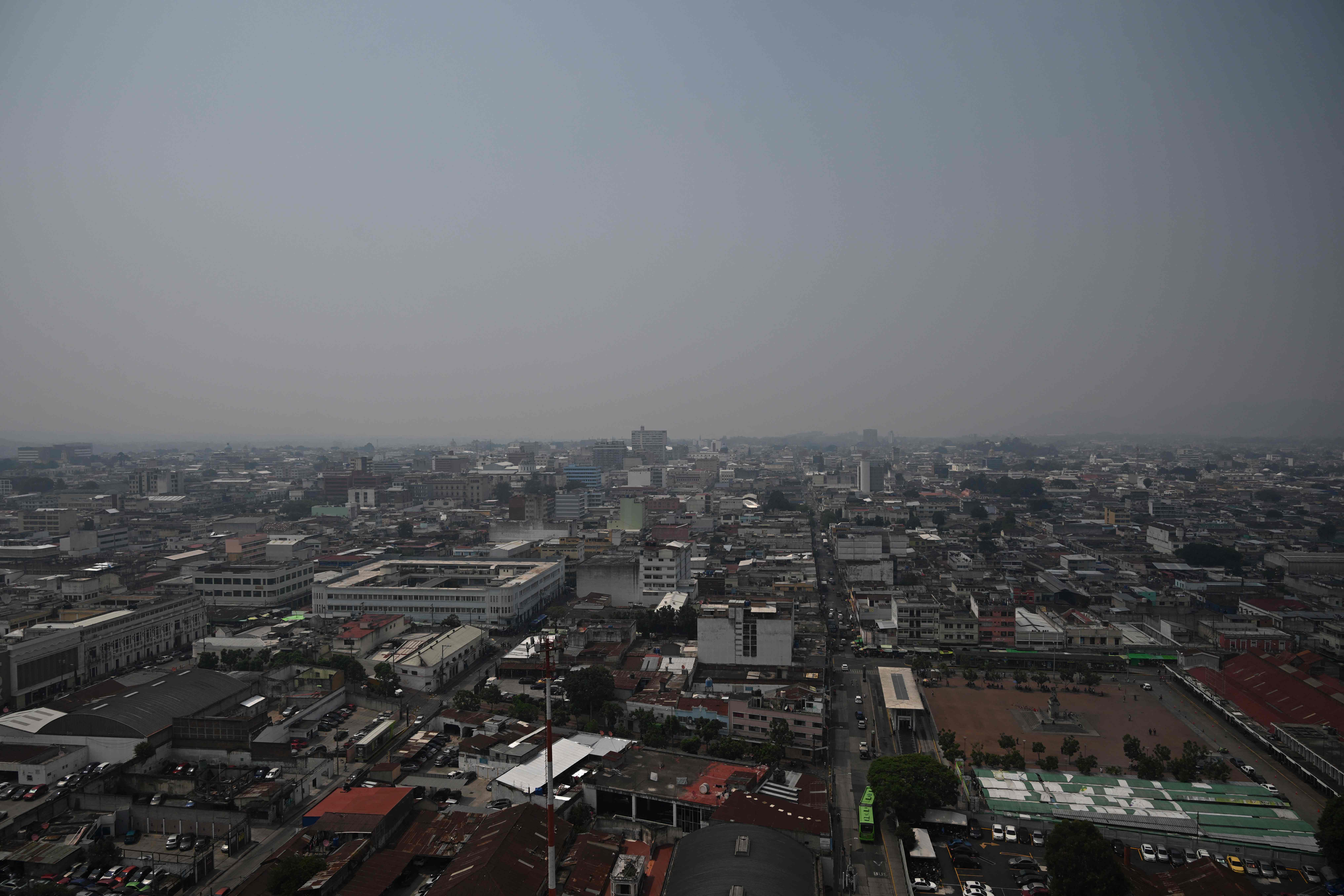 Imágenes muestran la densa bruma que cubre Guatemala por la contaminación del aire