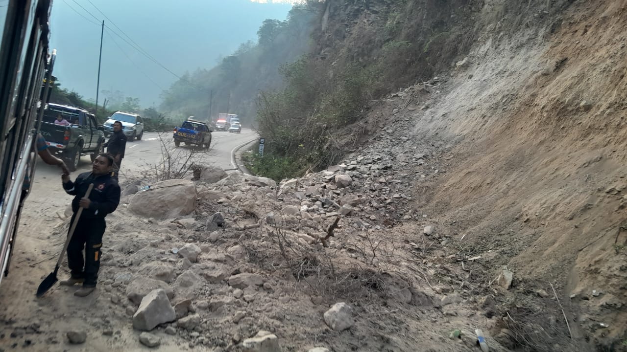 Temblor en Guatemala dejó daños en un hospital, una carretera y en viviendas