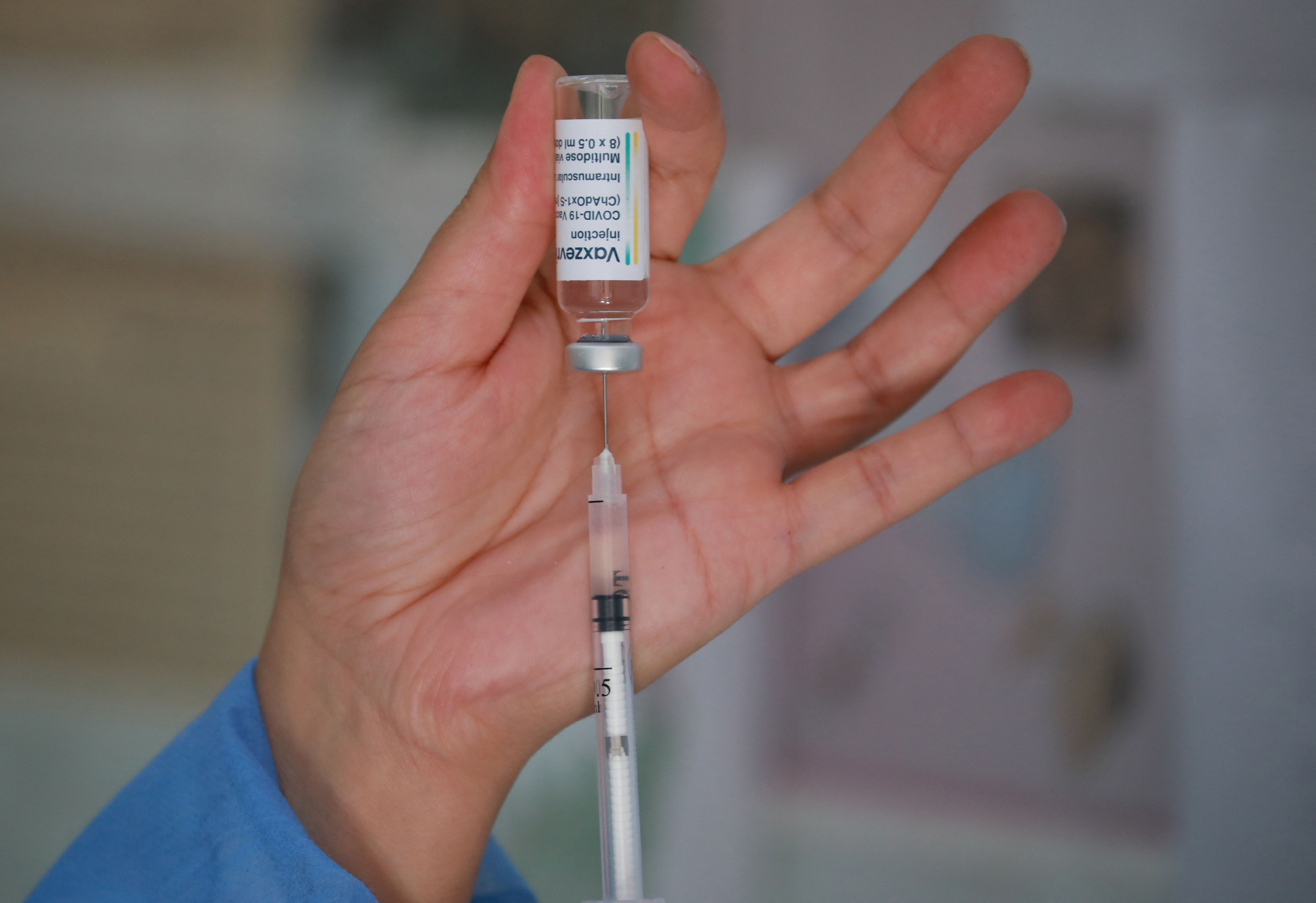 AstraZeneca fue una de las primeras farmacéuticas que presentaron una vacuna para el coronavirus. (Foto Prensa Libre: LOUAI BESHARA / AFP)