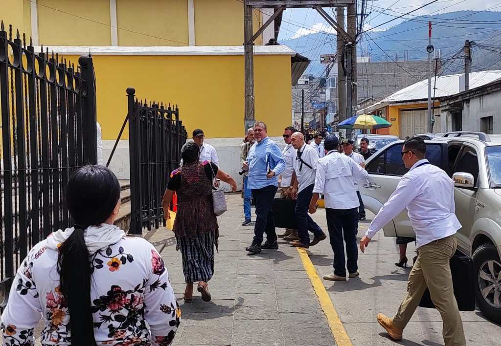 Presidente Bernardo Arévalo en visita a Totonicapán y 48 cantones (2)