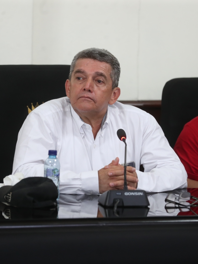 JOVIEL ACEVEDO SECRETARIO SINDICATO DE MAESTROS