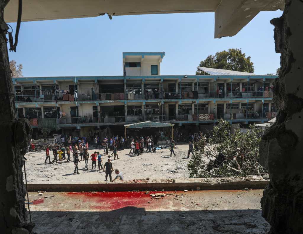 Israel confirma bombardeo a una escuela de Gaza que dejó 37 muertos