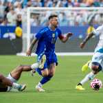 Landover (United States), 14/06/2024.- Argentina's Lionel Messi (C) in action during the friendly soccer match between Argentina and Guatemala in Landover, Maryland, USA, 14 June 2024. (Futbol, Amistoso) EFE/EPA/SHAWN THEW