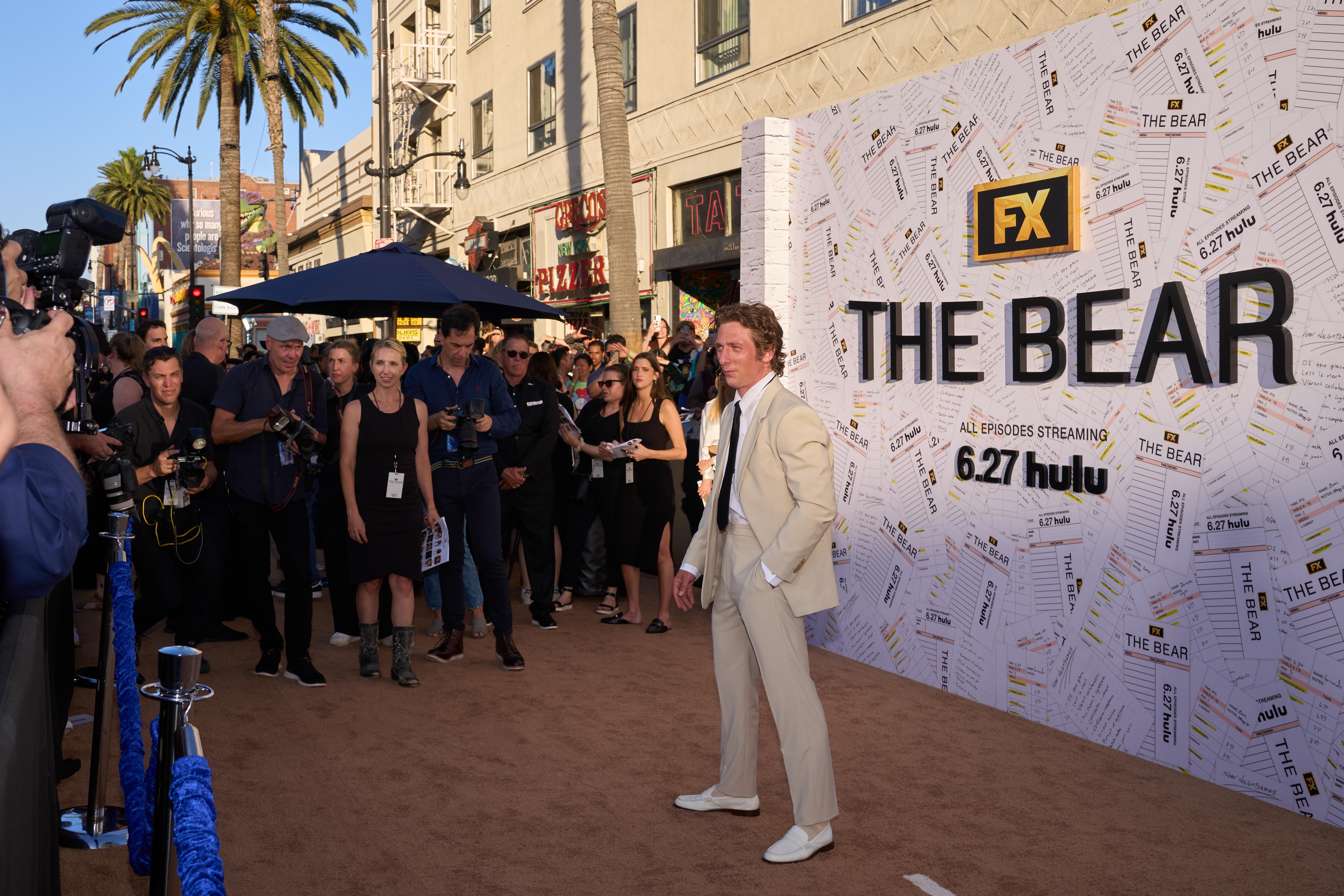 Los Angeles (United States), 26/06/2024.- Jeremy Allen White arrives to 'The Bear season 3' premiere at El Capitan Theatre in Los Angeles, California, USA, 25 June 2024. EFE/EPA/ALLISON DINNER