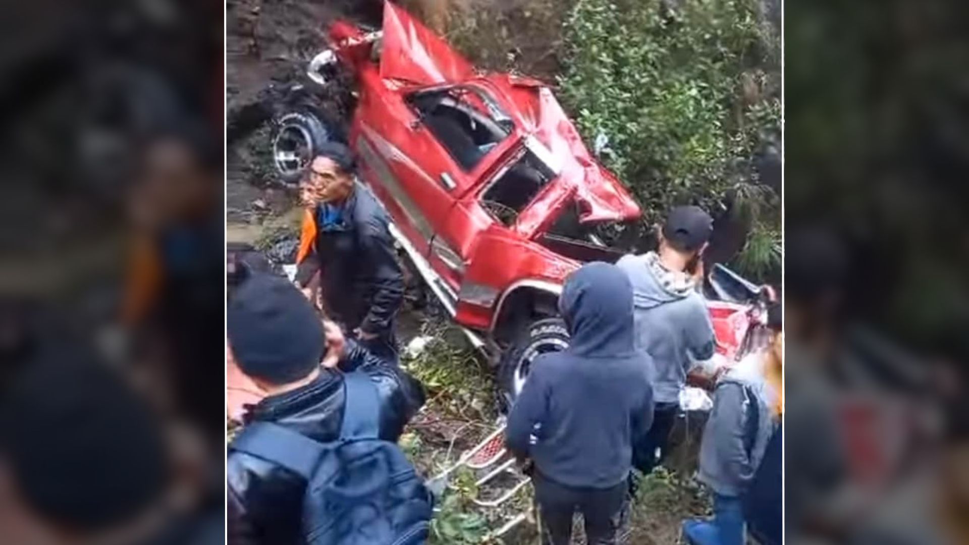 Seis personas mueren al caer un picop en un barranco en Huehuetenango