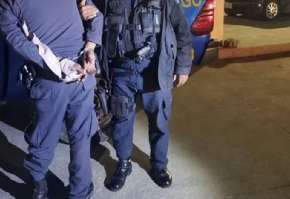 SP emprende acciones contra guardia que accionó innecesariamente su arma frente a hospital en Xela