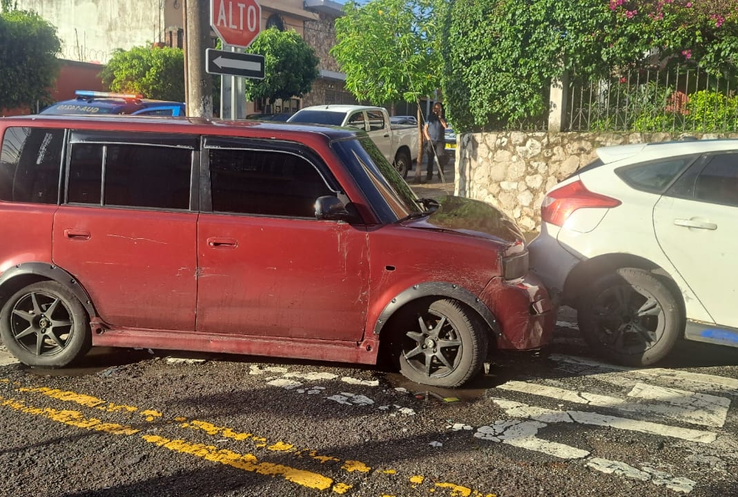 Un grito alertó a las autoridades: persecución termina con la captura de supuestos pandilleros en zona 11