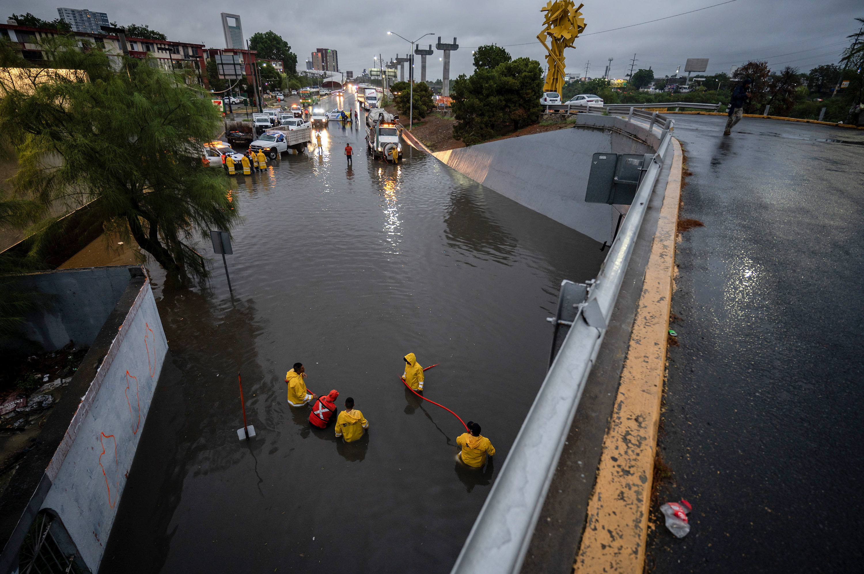 Lluvias causadas por tormenta tropical Alberto provocan la muerte de tres menores en Nuevo León, México