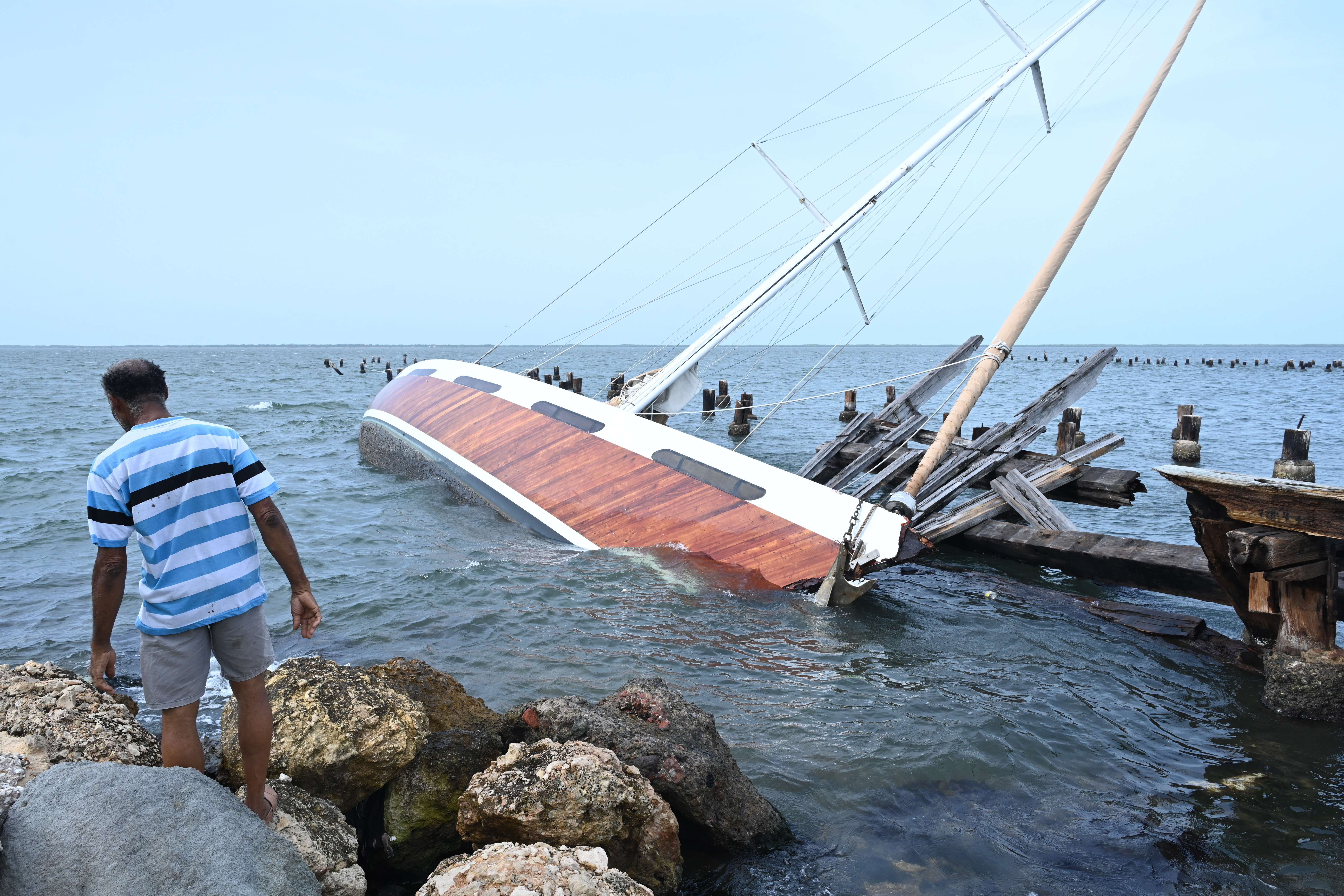 Beryl se intensifica a huracán categoría 3 y se prevé que llegue a Tulum en la madrugada del viernes