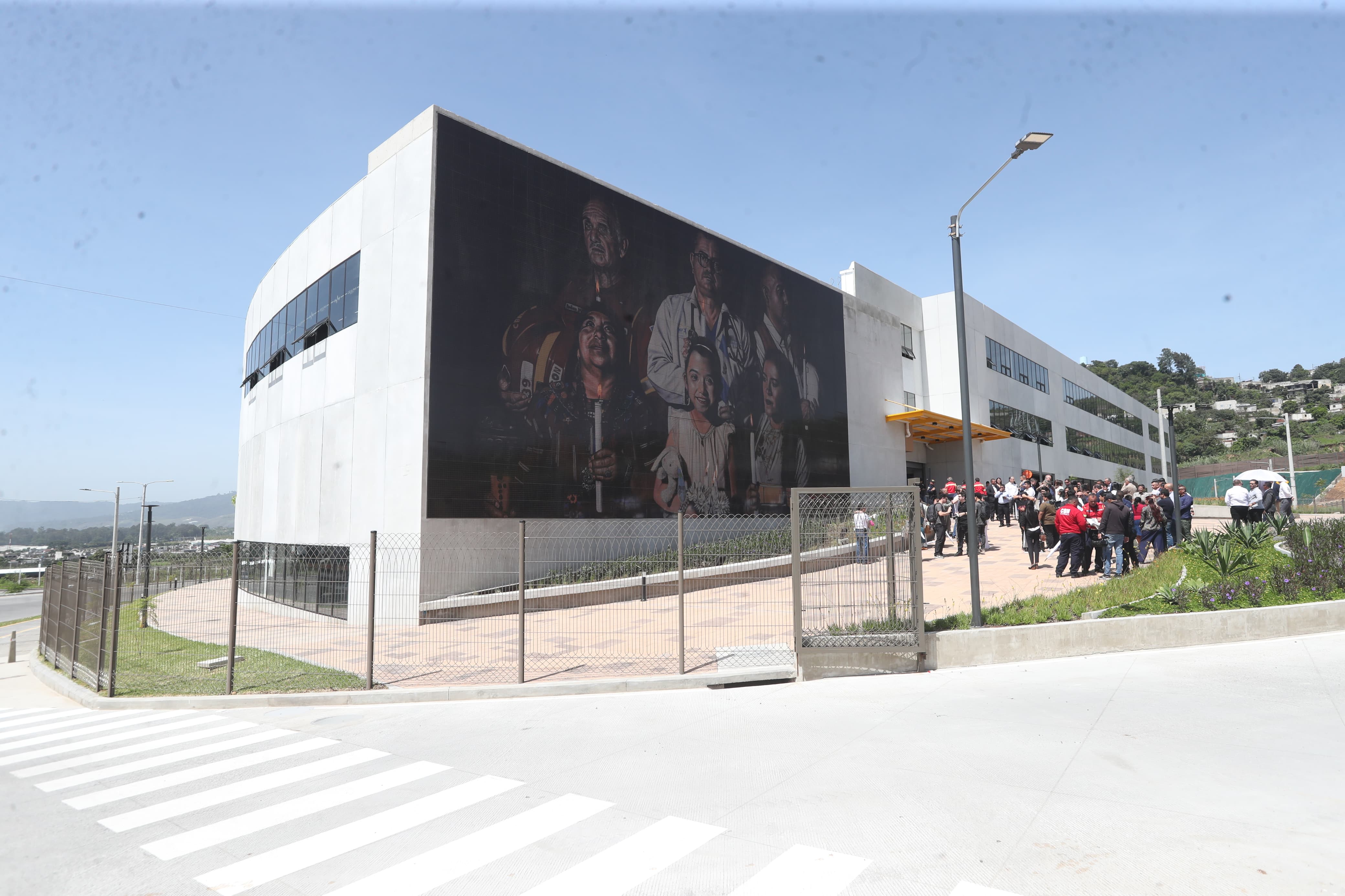 La edificación del Centro Cívico del Sur generó 500 fuentes de trabajo y duró un periodo de 18 meses. (Foto Prensa Libre: Érick Ávila)