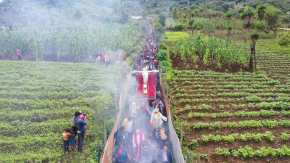 Cristo de las alturas desciende del volcán de Agua