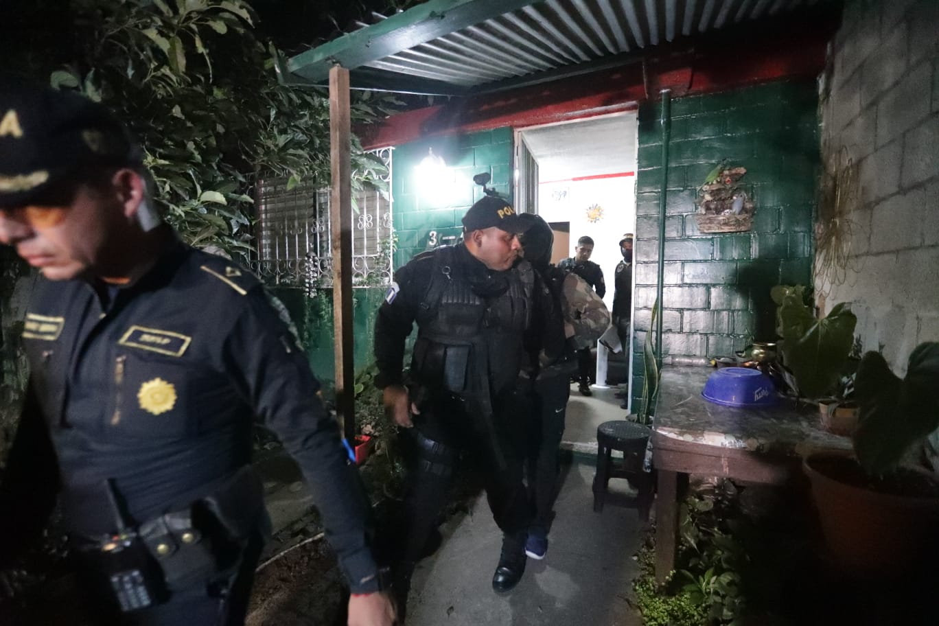 Vivían uno al lado del otro: relatan cómo habría ocurrido el crimen de la joven decapitada en San Miguel Petapa