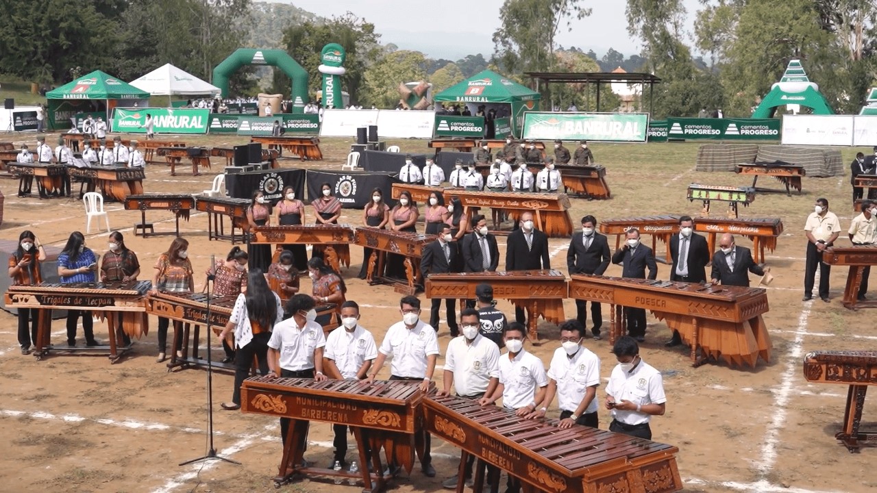 Ensamble de 25 marimbas en Antigua Guatemala este domingo