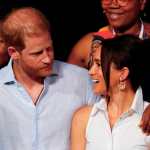 AME1677. CALI (COLOMBIA), 18/08/2024.- Los duques de Sussex, el príncipe Harry y Meghan, participan junto a la vicepresidenta de Colombia, Francia Márquez (d), en el Foro Mujeres Afro y Poder, este domingo en Cali (Colombia). EFE/ Ernesto Guzmán