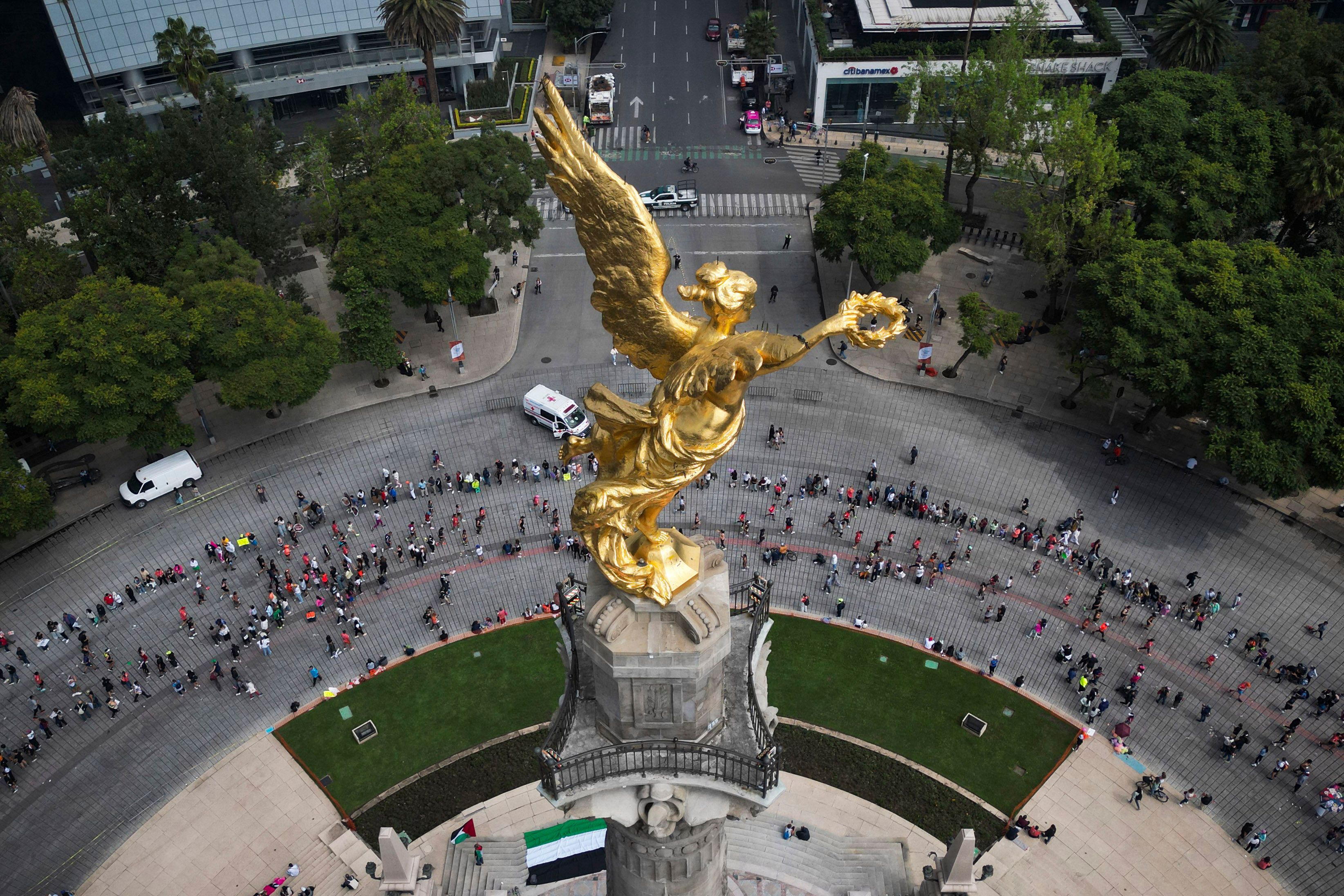 Foto de archivo tomada en agosto de 2024 muestra al Ángel de la Independencia de Ciudad de México. (Foto Prensa Libre: AFP)