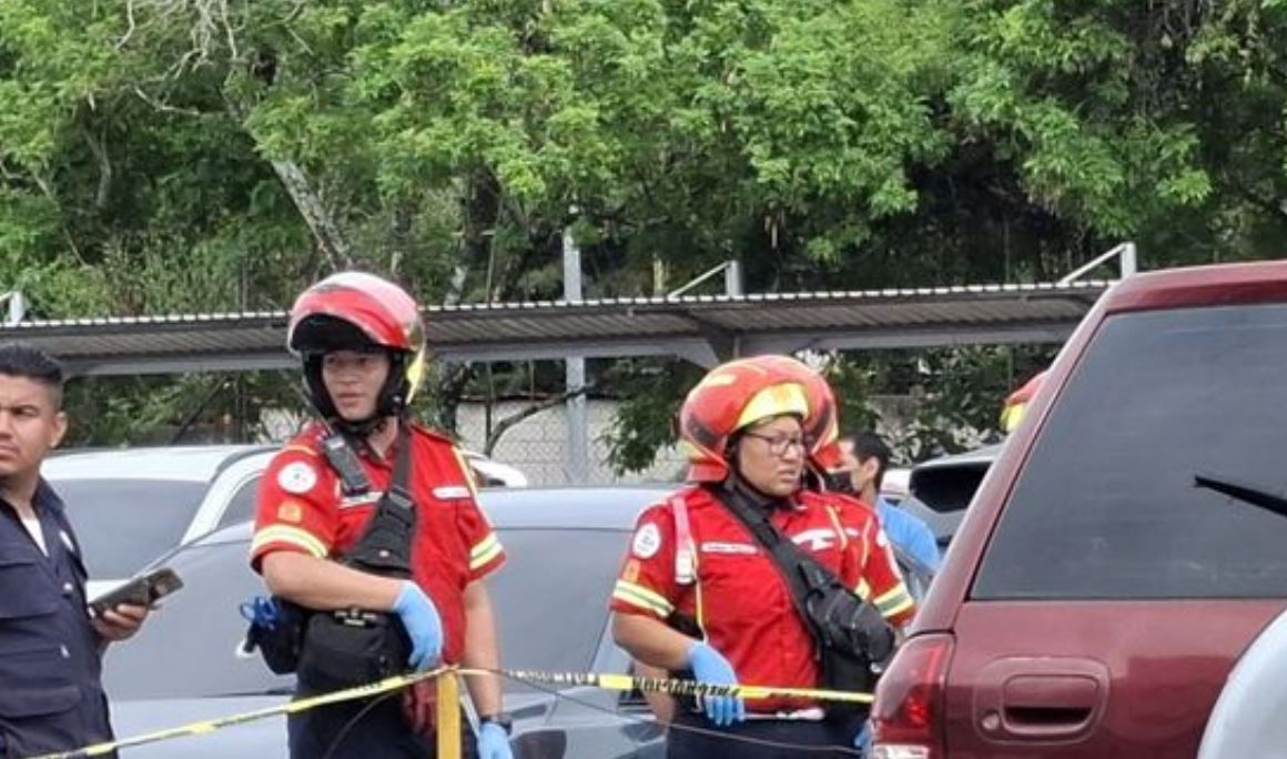 Trabajador del Hospital Roosevelt habría muerto hace 3 días y es hallado en parqueo