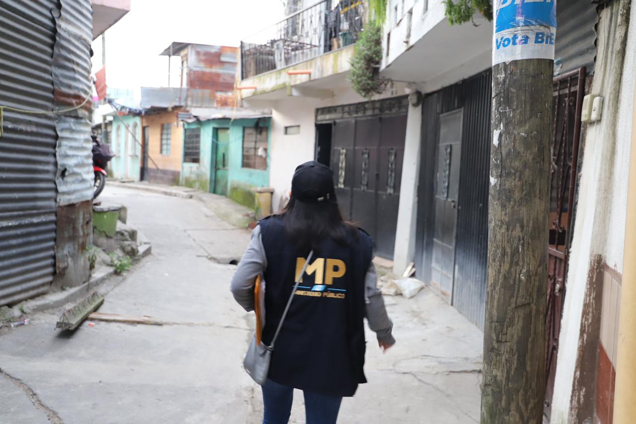 Municiones y tarjetas de regalo: fiscal detalla qué había en viviendas que fueron desalojadas por pandilleros