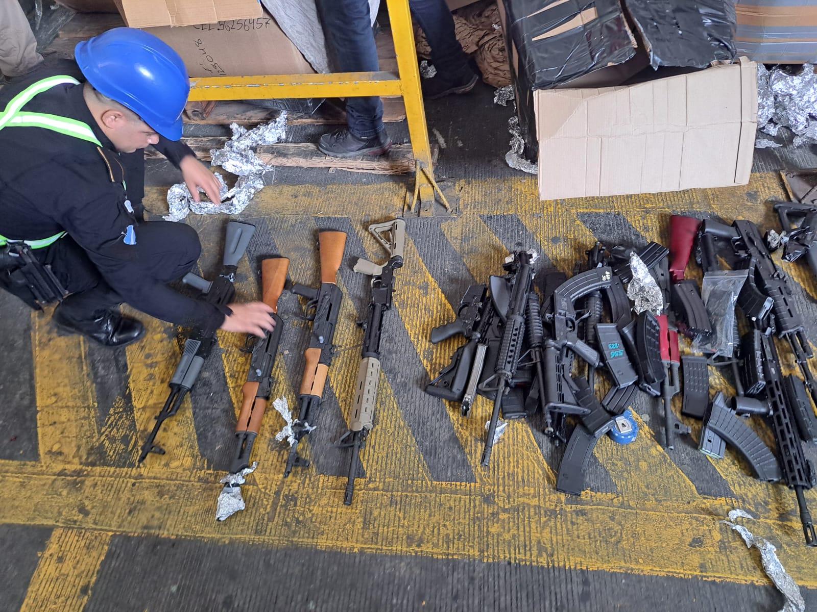 Departamentos cercanos a puertos se convierten en centros visitados para la compra de armas ilegales