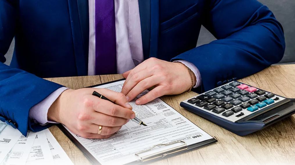 Entidades estatales verifican compras a presuntas empresas falsas, tras denuncia de la SAT