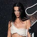 AME8492. NUEVA YORK (ESTADOS UNIDOS), 11/09/2024.- La cantante Katy Perry posa durante la alfombra roja de los MTV Video Music Awards 2024, en el UBS Arena este miércoles, en Nueva York (Estados Unidos). EFE/ Octavio Guzmán