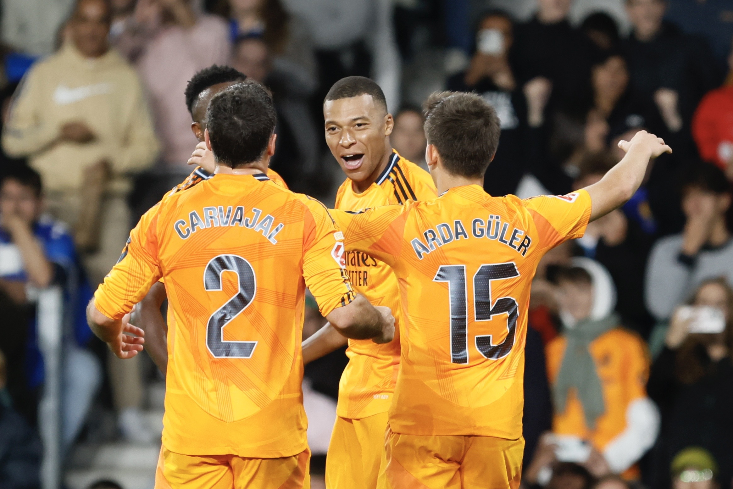 Vinícius Jr y Mbappé sacan de apuros al Real Madrid, gracias a dos penales en San Sebastián